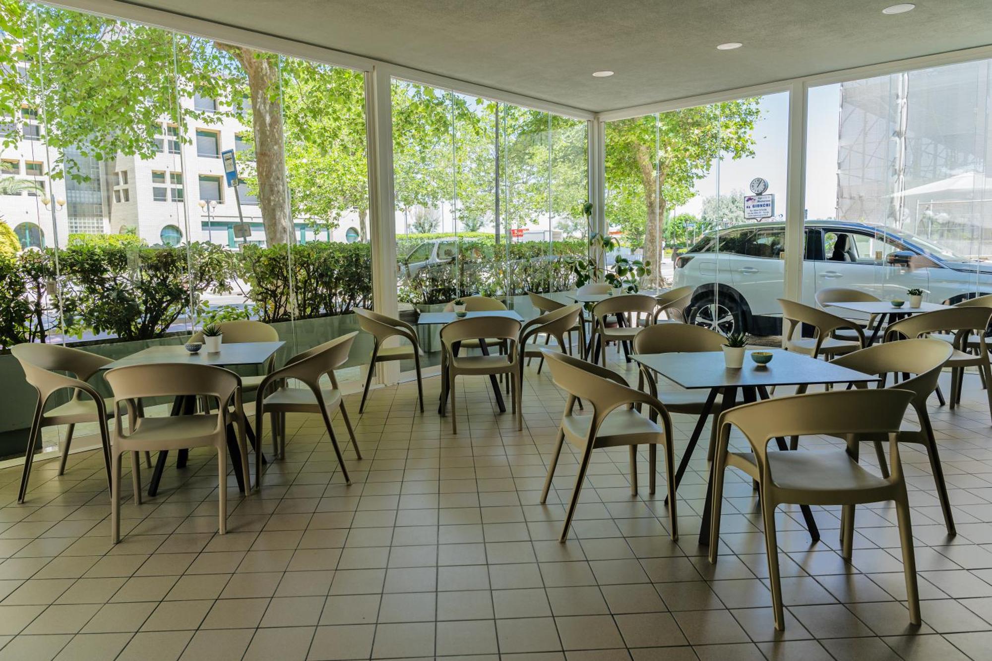 Hotel Ondina E Milazzo 체르비아 외부 사진