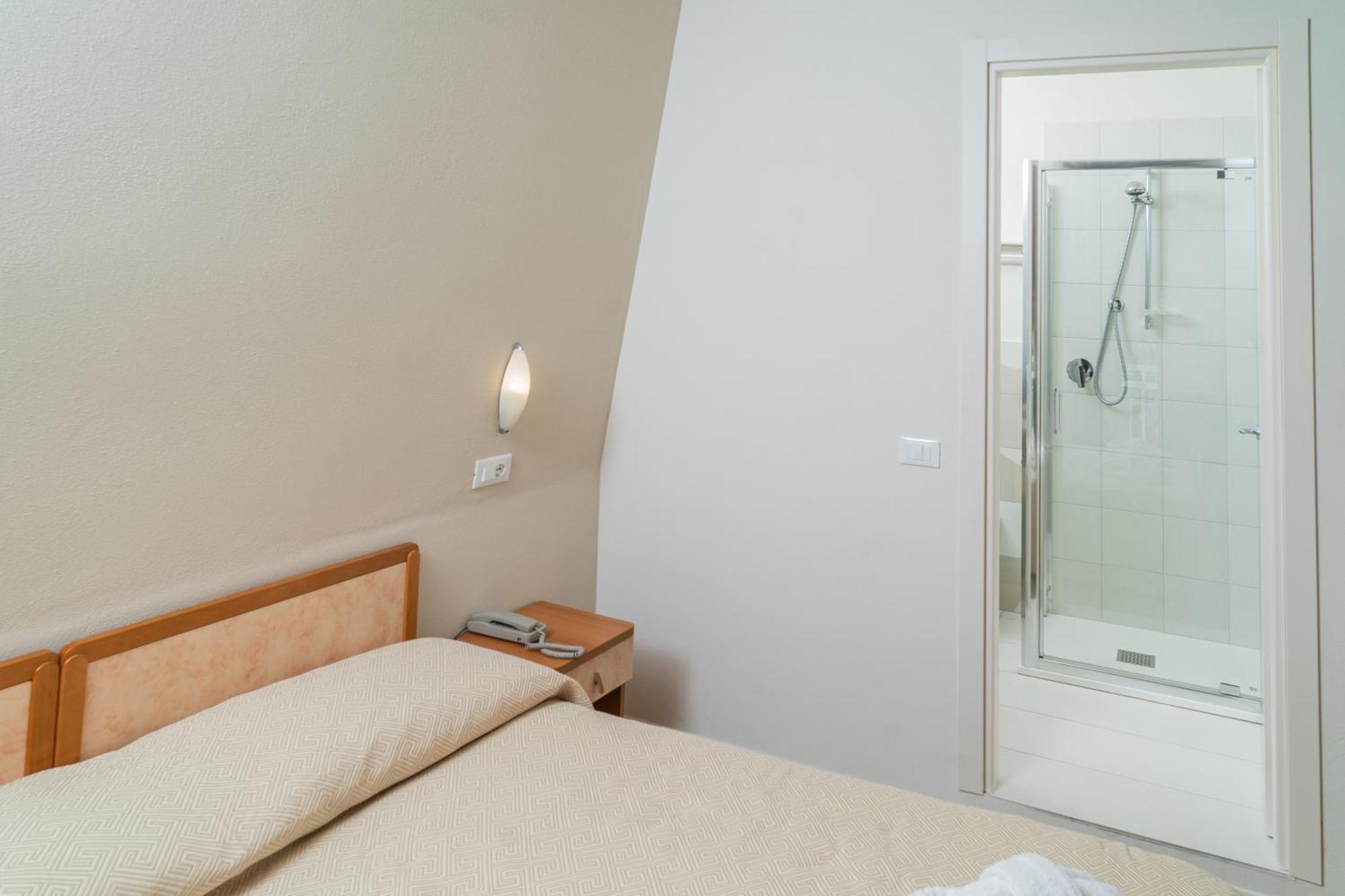 Hotel Ondina E Milazzo 체르비아 외부 사진
