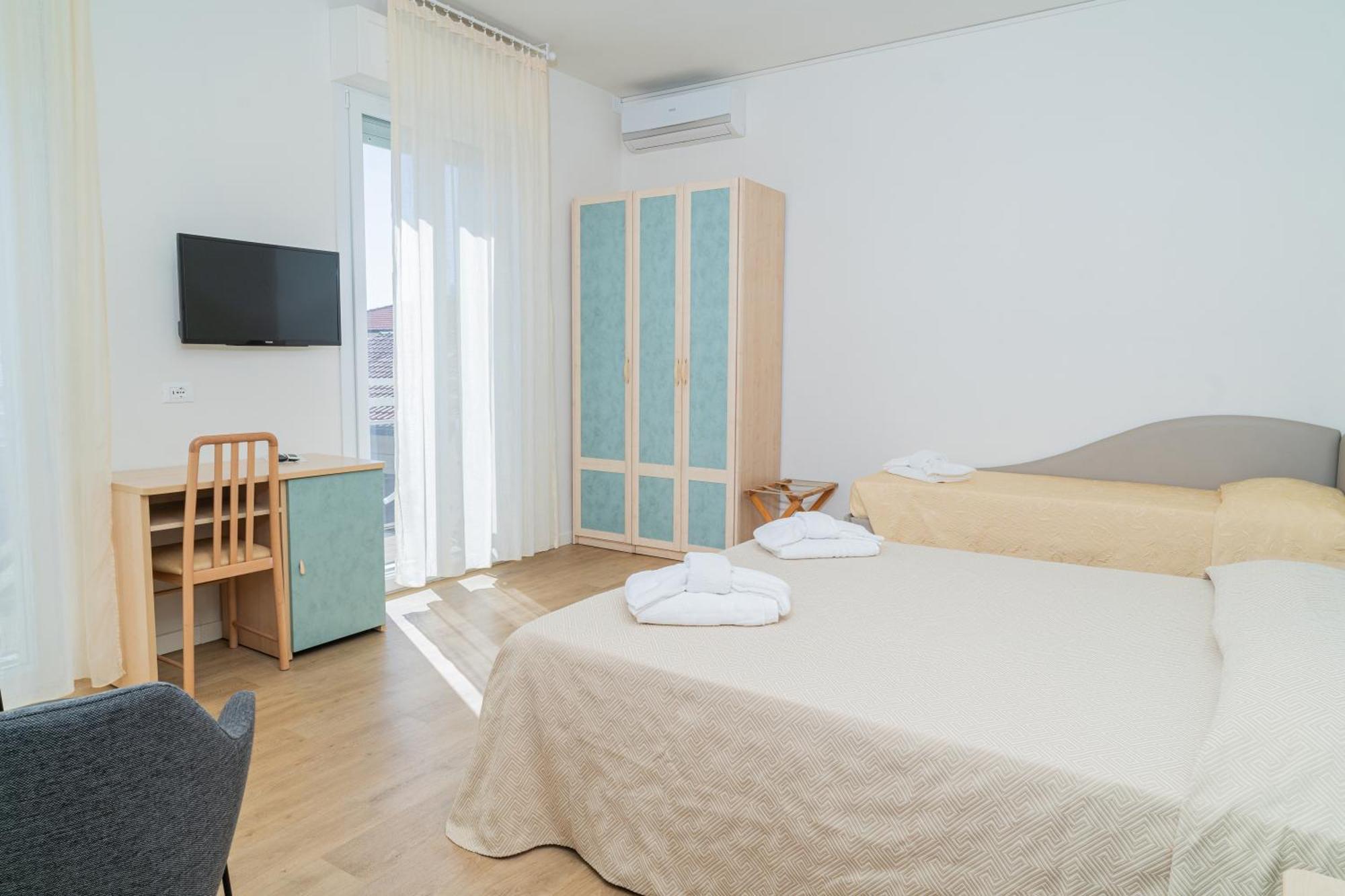 Hotel Ondina E Milazzo 체르비아 외부 사진