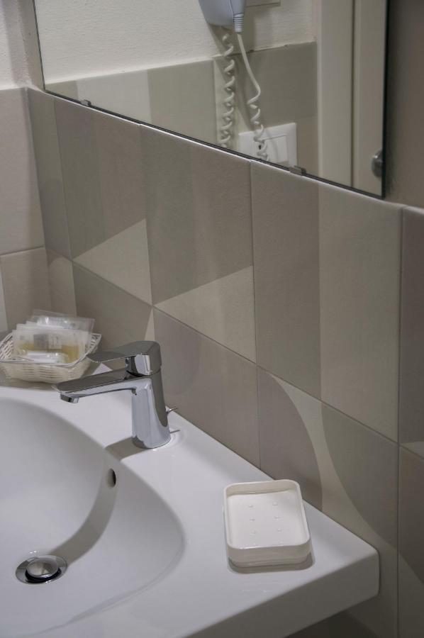 Hotel Ondina E Milazzo 체르비아 외부 사진